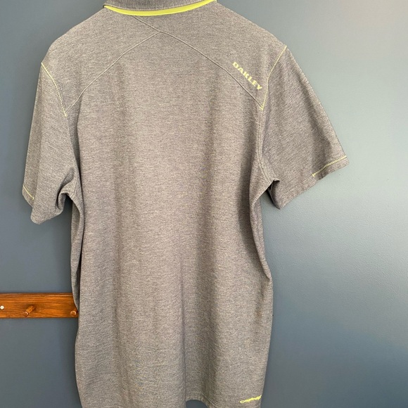 Oakley Polo Shirt in Gray with Yellow Highlights for Men size L - Picture 4 of 7